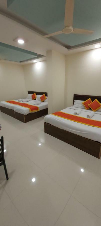 Hotel Radhika Inn Trimbak Kültér fotó